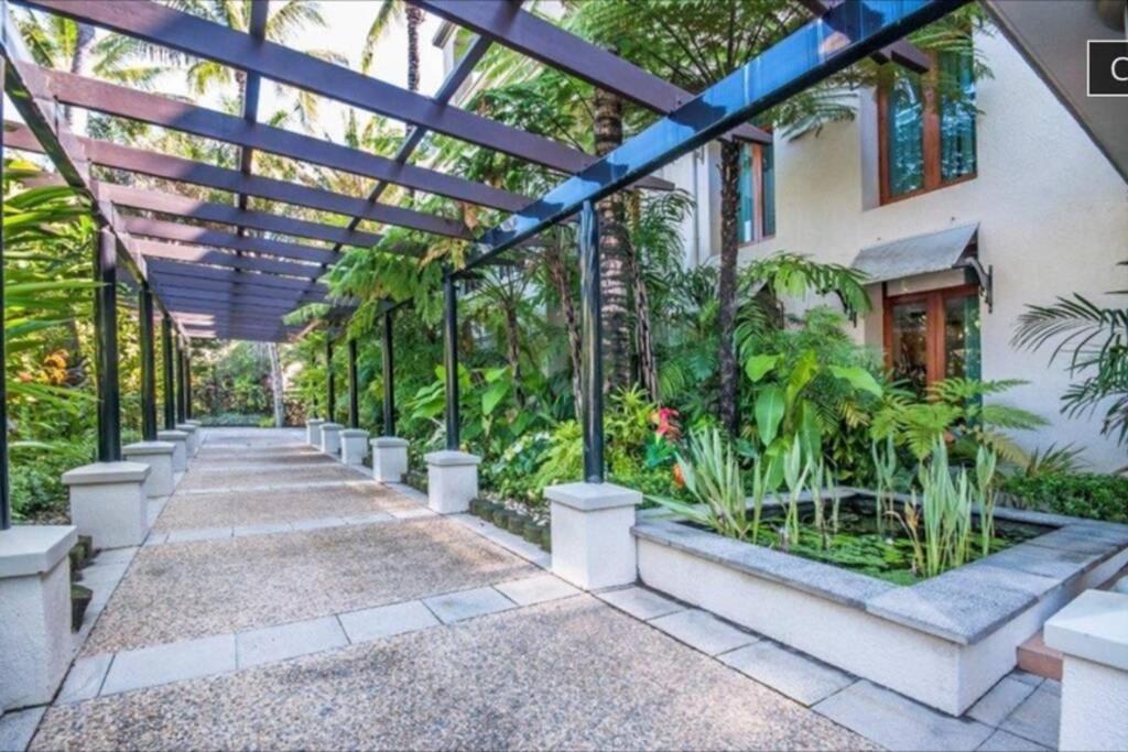Tropical One Bedroom At The Mediterranean * Port Douglas