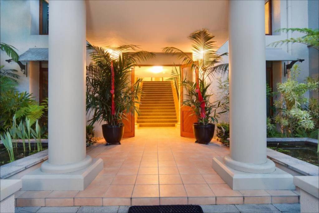 Tropical One Bedroom At The Mediterranean Apartment *