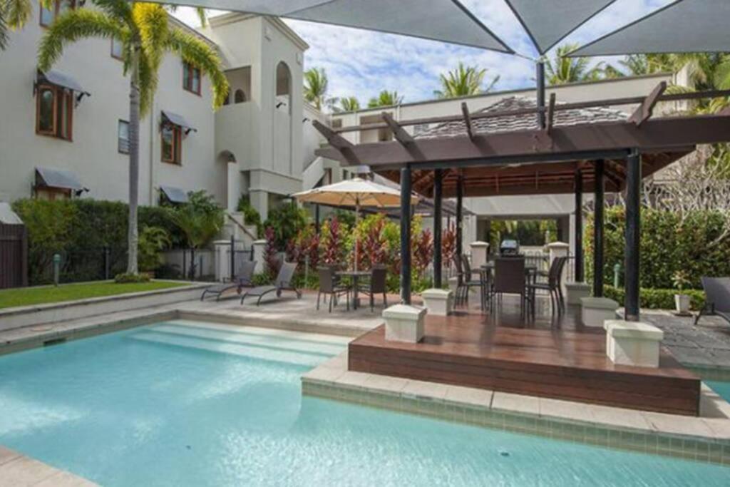 Tropical One Bedroom At The Mediterranean Apartment